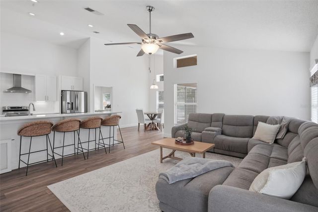 207 TAVESTOCK LOOP, Winter Springs, FL 32708