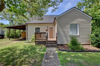 2 Clover ST, Hampton, VA 23669