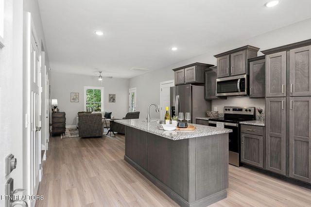 212 Westchester Drive, Crossville, TN 38558