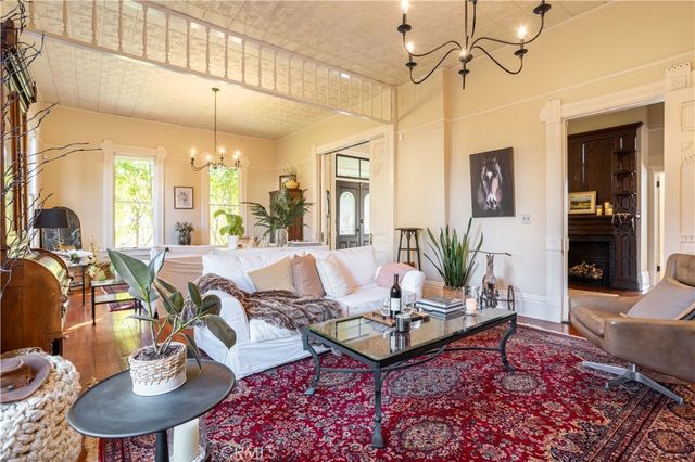 250 N Primrose Avenue, Monrovia, CA 91016