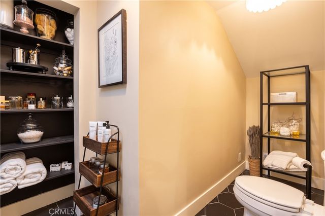 250 N Primrose Avenue, Monrovia, CA 91016