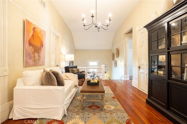 250 N Primrose Avenue, Monrovia, CA 91016