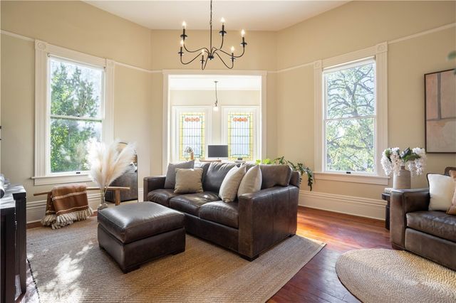 250 N Primrose Avenue, Monrovia, CA 91016