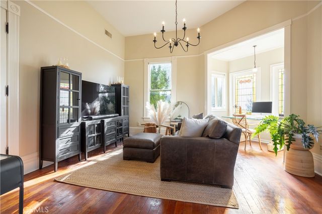 250 N Primrose Avenue, Monrovia, CA 91016