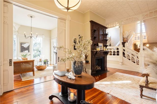 250 N Primrose Avenue, Monrovia, CA 91016