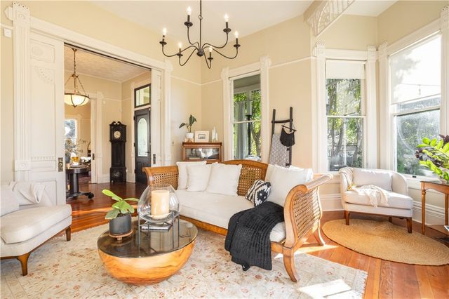 250 N Primrose Avenue, Monrovia, CA 91016