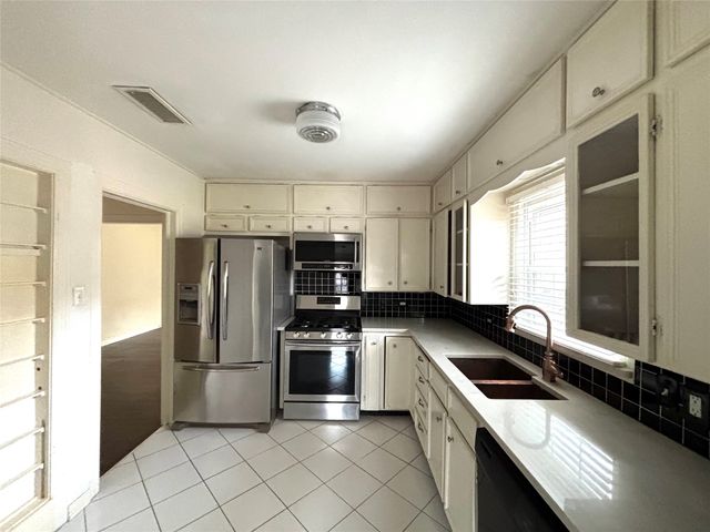 3810 Whitehall Drive, Dallas, TX 75229