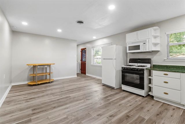 2015 Salem Street, Irving, TX 75061