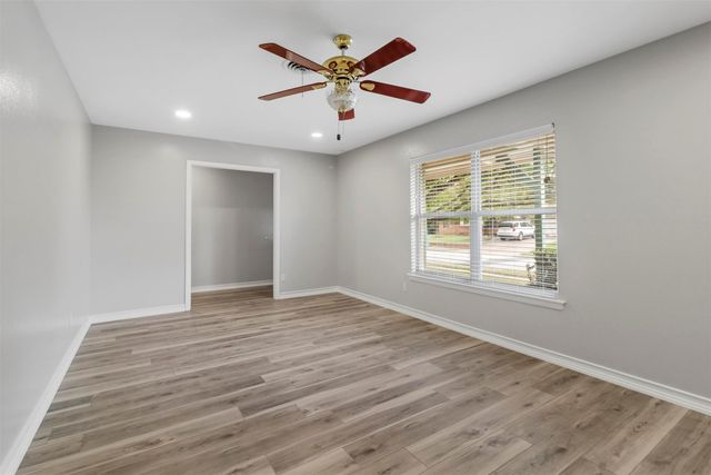 2015 Salem Street, Irving, TX 75061