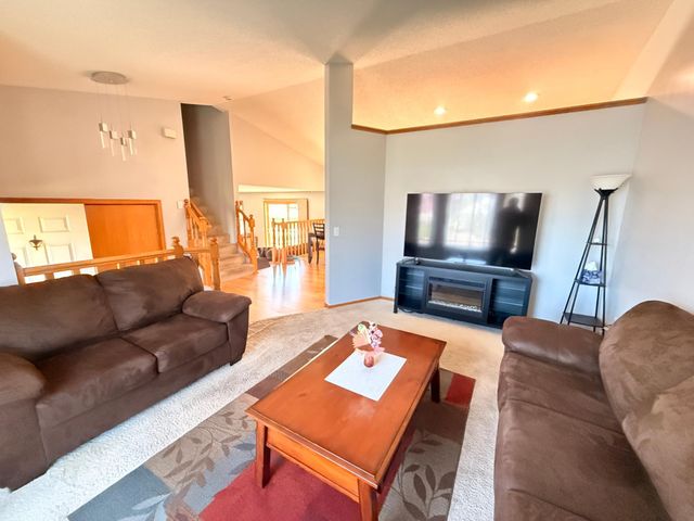 2062 122nd Avenue NW, Coon Rapids, MN 55448