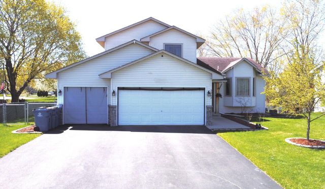 2062 122nd Avenue NW, Coon Rapids, MN 55448