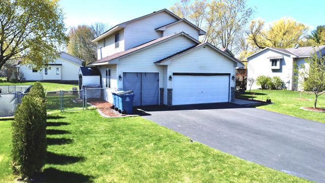 2062 122nd Avenue NW, Coon Rapids, MN 55448