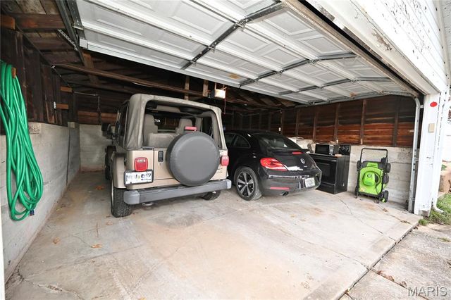 737 Cumberland Drive, St Louis, MO 63125