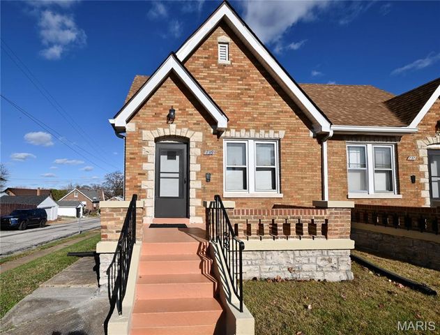 737 Cumberland Drive, St Louis, MO 63125