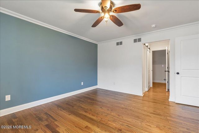 10 Illinois Avenue, Port Monmouth, NJ 07758