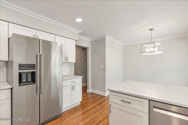 10 Illinois Avenue, Port Monmouth, NJ 07758