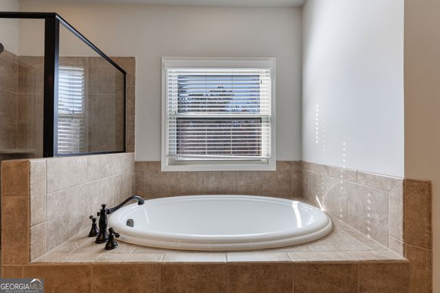 11 Autumn Wood Drive SE, Cartersville, GA 30120