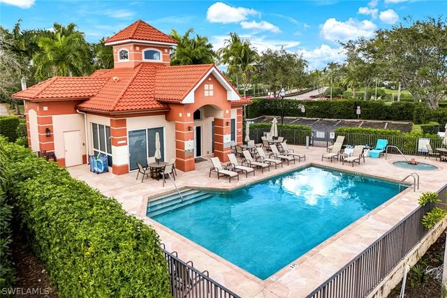 6446 Legacy CIR 102, Naples, FL 34113