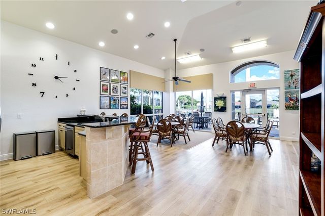 6446 Legacy CIR 102, Naples, FL 34113