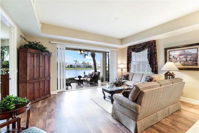 6446 Legacy CIR 102, Naples, FL 34113