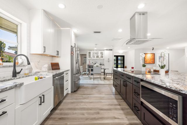 2831 SE Fairway W, Stuart, FL 34997