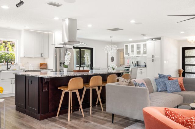 2831 SE Fairway W, Stuart, FL 34997