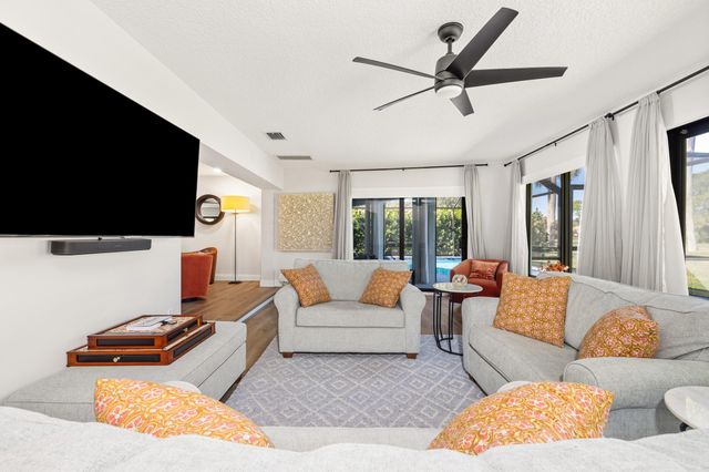 2831 SE Fairway W, Stuart, FL 34997