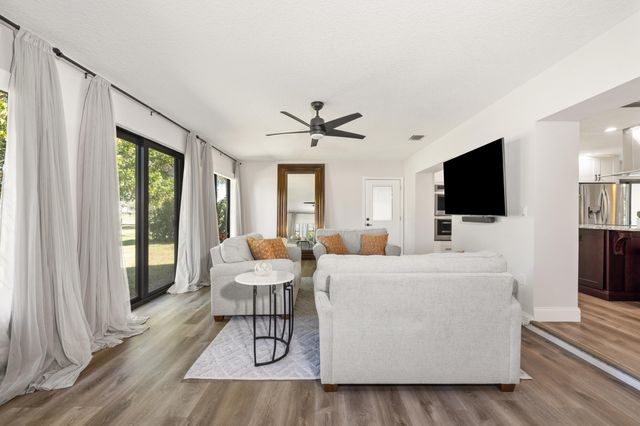 2831 SE Fairway W, Stuart, FL 34997