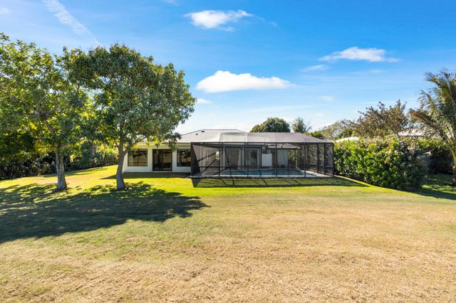 2831 SE Fairway W, Stuart, FL 34997