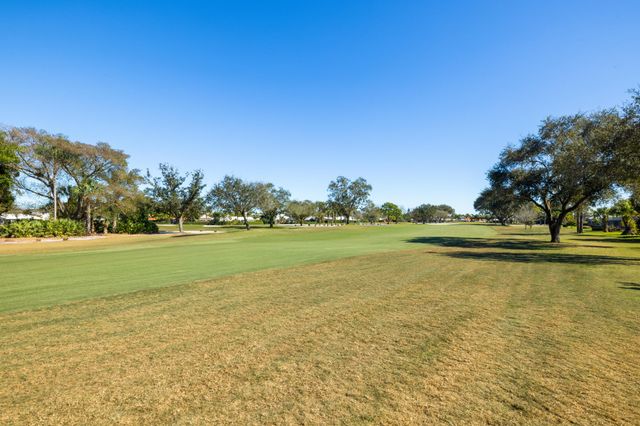 2831 SE Fairway W, Stuart, FL 34997