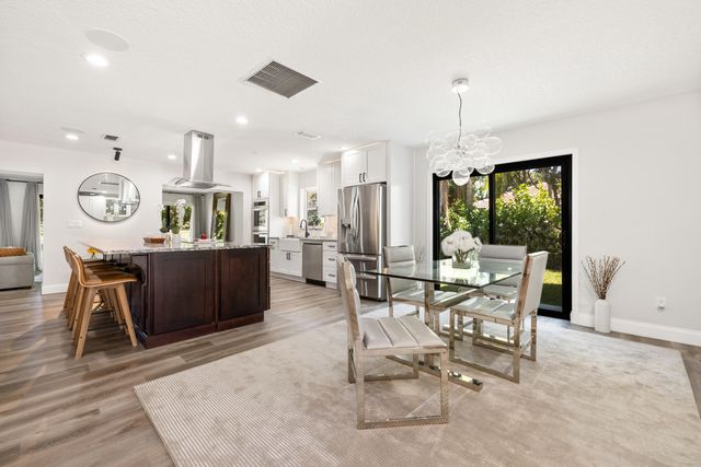 2831 SE Fairway W, Stuart, FL 34997