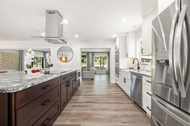 2831 SE Fairway W, Stuart, FL 34997