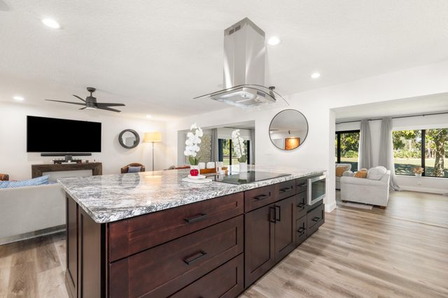 2831 SE Fairway W, Stuart, FL 34997