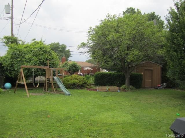 32529 Firwood Drive, Warren, MI 48088
