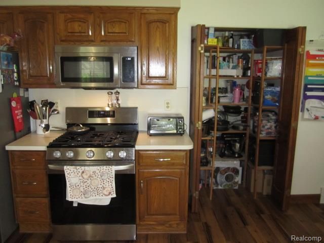 32529 Firwood Drive, Warren, MI 48088