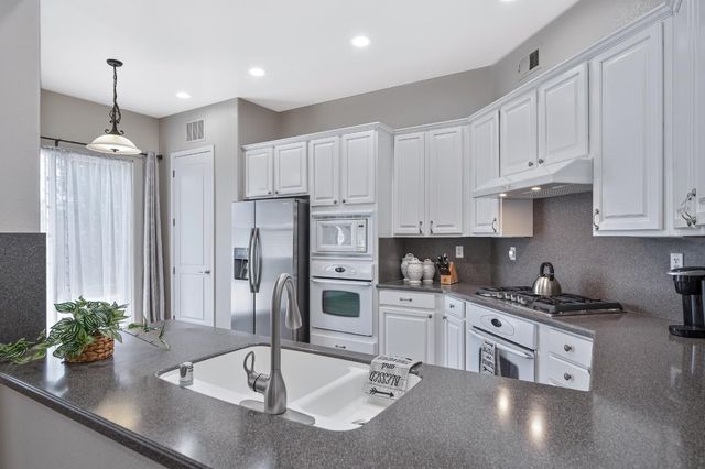 5966 Tanus Cir, Rocklin, CA 95677