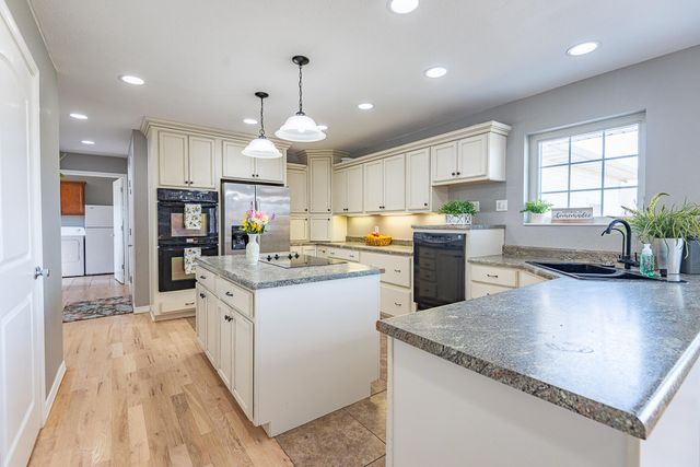 18877 E 1200 Road, Stockton, MO 65785