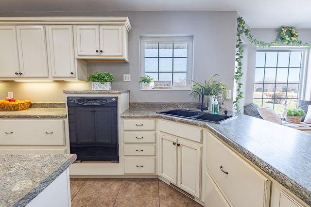 18877 E 1200 Road, Stockton, MO 65785