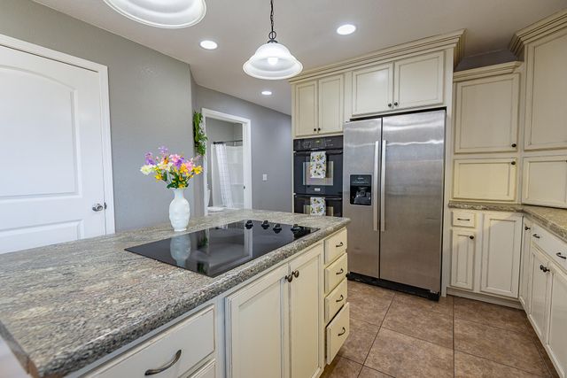 18877 E 1200 Road, Stockton, MO 65785