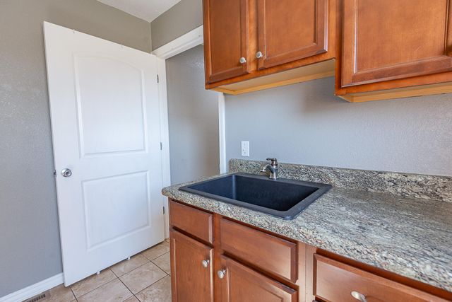 18877 E 1200 Road, Stockton, MO 65785