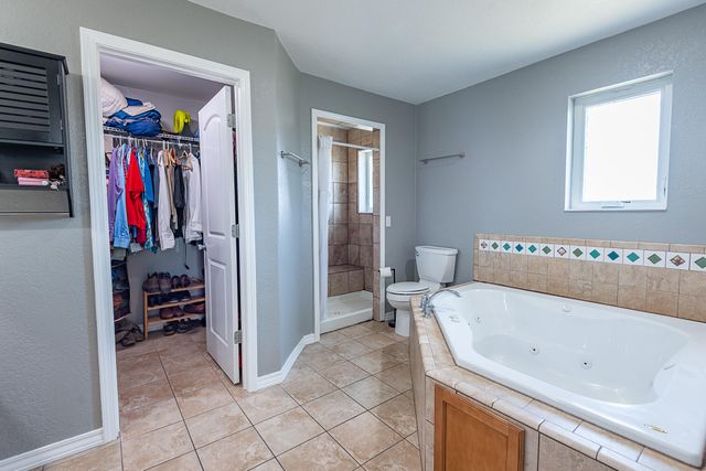 18877 E 1200 Road, Stockton, MO 65785