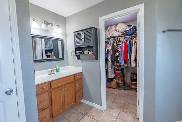 18877 E 1200 Road, Stockton, MO 65785