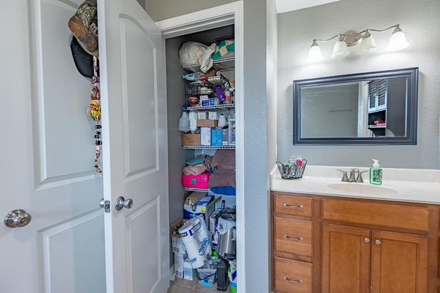 18877 E 1200 Road, Stockton, MO 65785