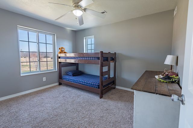 18877 E 1200 Road, Stockton, MO 65785