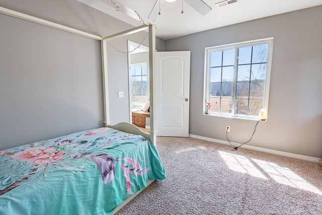 18877 E 1200 Road, Stockton, MO 65785