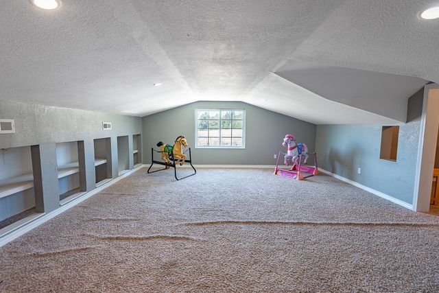 18877 E 1200 Road, Stockton, MO 65785