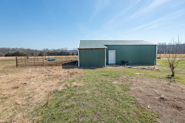 18877 E 1200 Road, Stockton, MO 65785