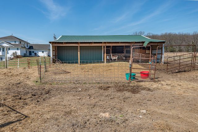 18877 E 1200 Road, Stockton, MO 65785