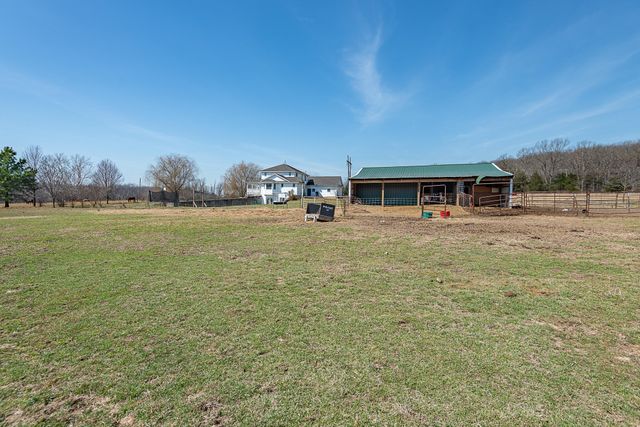 18877 E 1200 Road, Stockton, MO 65785