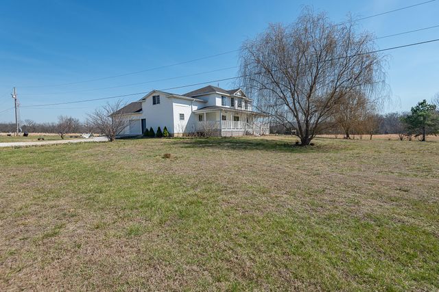 18877 E 1200 Road, Stockton, MO 65785